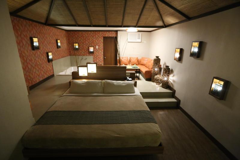 Victoria Court Suites Pasig Exterior foto
